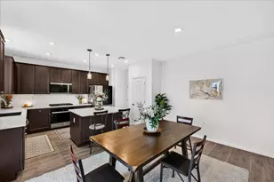 1910 Peony St, Hollister, CA 95023 - Photo 14