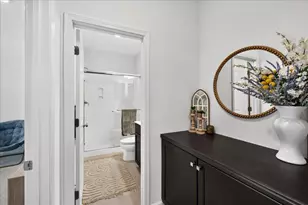 1910 Peony St, Hollister, CA 95023 - Photo 22