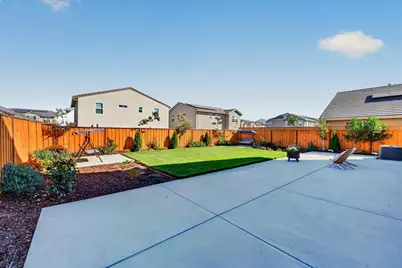 1910 Peony St, Hollister, CA 95023 - Photo 48
