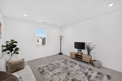 1910 Peony St, Hollister, CA 95023 - Photo 26