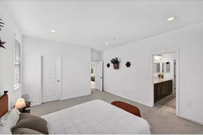 1910 Peony St, Hollister, CA 95023 - Photo 32