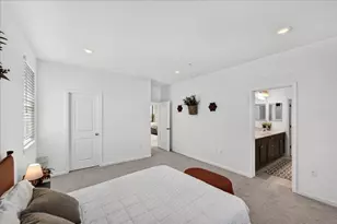 1910 Peony St, Hollister, CA 95023 - Photo 32