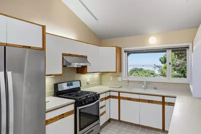 865 Crest Ave, Pacific Grove, CA 93950 - Photo 10