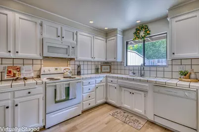 330 Woodside Dr 114, Salinas, CA 93901 - Photo 12
