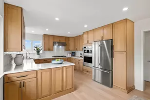 2835 Arguello Dr, Burlingame, CA 94010 - Photo 18