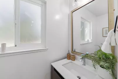 1365 Lakeview Dr, Hillsborough, CA 94010 - Photo 26