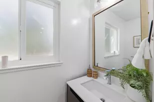 1365 Lakeview Dr, Hillsborough, CA 94010 - Photo 26