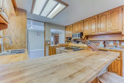 945 San Simeon Dr, Salinas, CA 93901 - Photo 8
