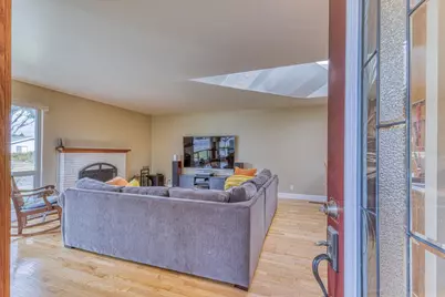 945 San Simeon Dr, Salinas, CA 93901 - Photo 4