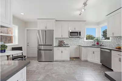 4024 Bayview Ave, San Mateo, CA 94403 - Photo 32