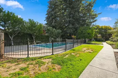 1340 Johnson St, Menlo Park, CA 94025 - Photo 32