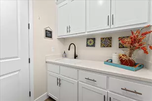 1361 Azalea Dr, Hollister, CA 95023 - Photo 18
