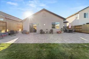 1361 Azalea Dr, Hollister, CA 95023 - Photo 24