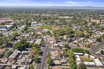 I St, Modesto, CA 95351 - Photo 10