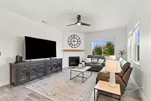 1612 Goldenstar Ct, Hollister, CA 95023 - Photo 6