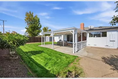 1858 Comstock Ln, San Jose, CA 95124 - Photo 32