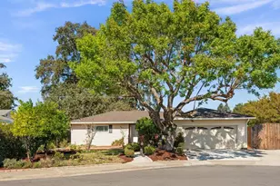381 Arnold Dr, Gilroy, CA 95020 - Photo 2