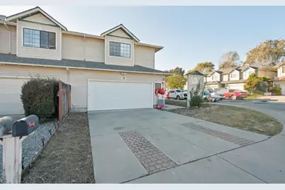 46 Faith Dr, Watsonville, CA 95076 - Photo 2