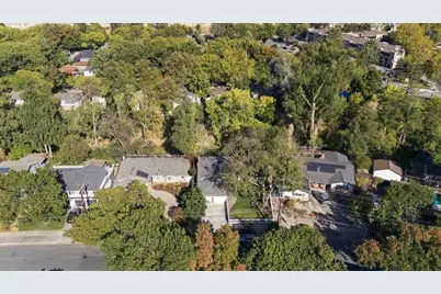 1666 Creek Dr, San Jose, CA 95125 - Photo 32