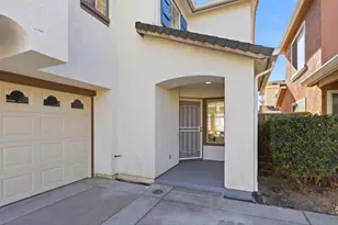 1572 Firestone Loop, San Jose, CA 95116 - Photo 2