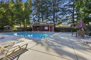 3833 Panda Dr, San Jose, CA 95117 - Photo 32