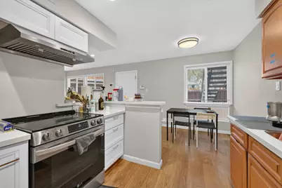 3001 Los Prados St 104, San Mateo, CA 94403 - Photo 8