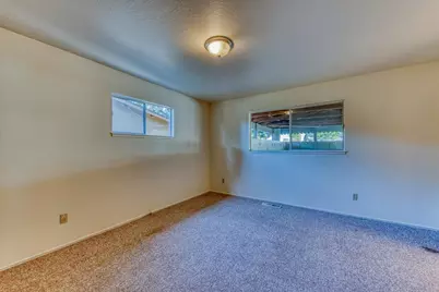 32 Carlton Dr, Del Rey Oaks, CA 93940 - Photo 12