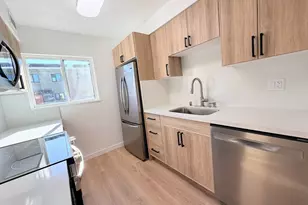 7203 Admiralty Ln, Foster City, CA 94404 - Photo 2