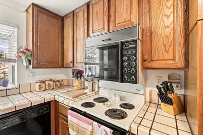 1701 Mantelli Dr, Gilroy, CA 95020 - Photo 16