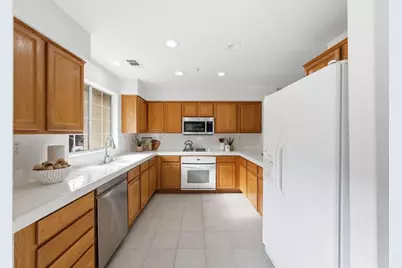 105 Sydney Ln, Redwood City, CA 94063 - Photo 18
