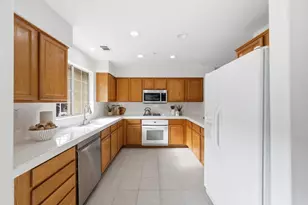 105 Sydney Ln, Redwood City, CA 94063 - Photo 18