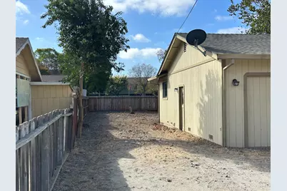 921 Nash Rd, Hollister, CA 95023 - Photo 2