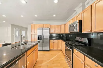 1080 S 8th St, San Jose, CA 95112 - Photo 12