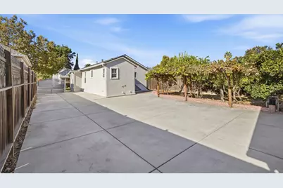 1080 S 8th St, San Jose, CA 95112 - Photo 34