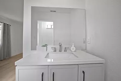 515 N Santa Monica St, Los Banos, CA 93635 - Photo 8