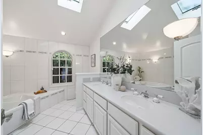 1741 Nomark Ct, San Jose, CA 95125 - Photo 30