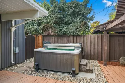 2418 Fairglen Dr, San Jose, CA 95125 - Photo 40