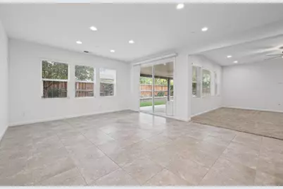 2341 Ellis Town Dr, Tracy, CA 95377 - Photo 10