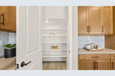 106 Golden Gate Ln, Vacaville, CA 95687 - Photo 12