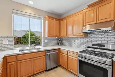 1645 Camarena Pl, San Jose, CA 95121 - Photo 16