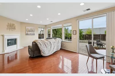 1645 Camarena Pl, San Jose, CA 95121 - Photo 10