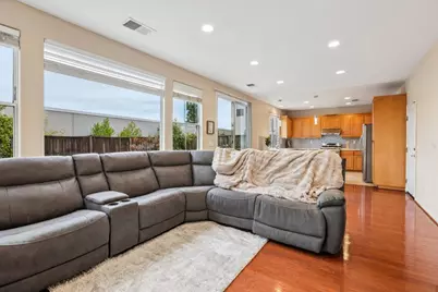 1645 Camarena Pl, San Jose, CA 95121 - Photo 8