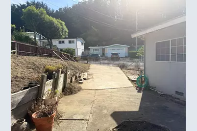 1041 Crespi Dr, Pacifica, CA 94044 - Photo 12