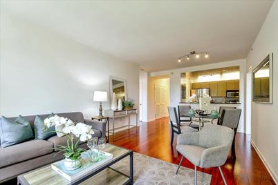 140 S Van Ness Ave 422 - Photo 1