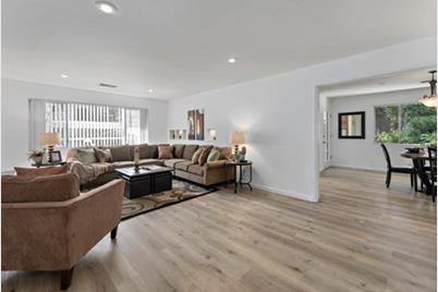 600 Pennsylvania Ave 32 - Photo 1