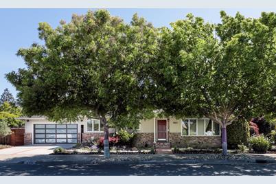 850 Sutter Ave - Photo 1