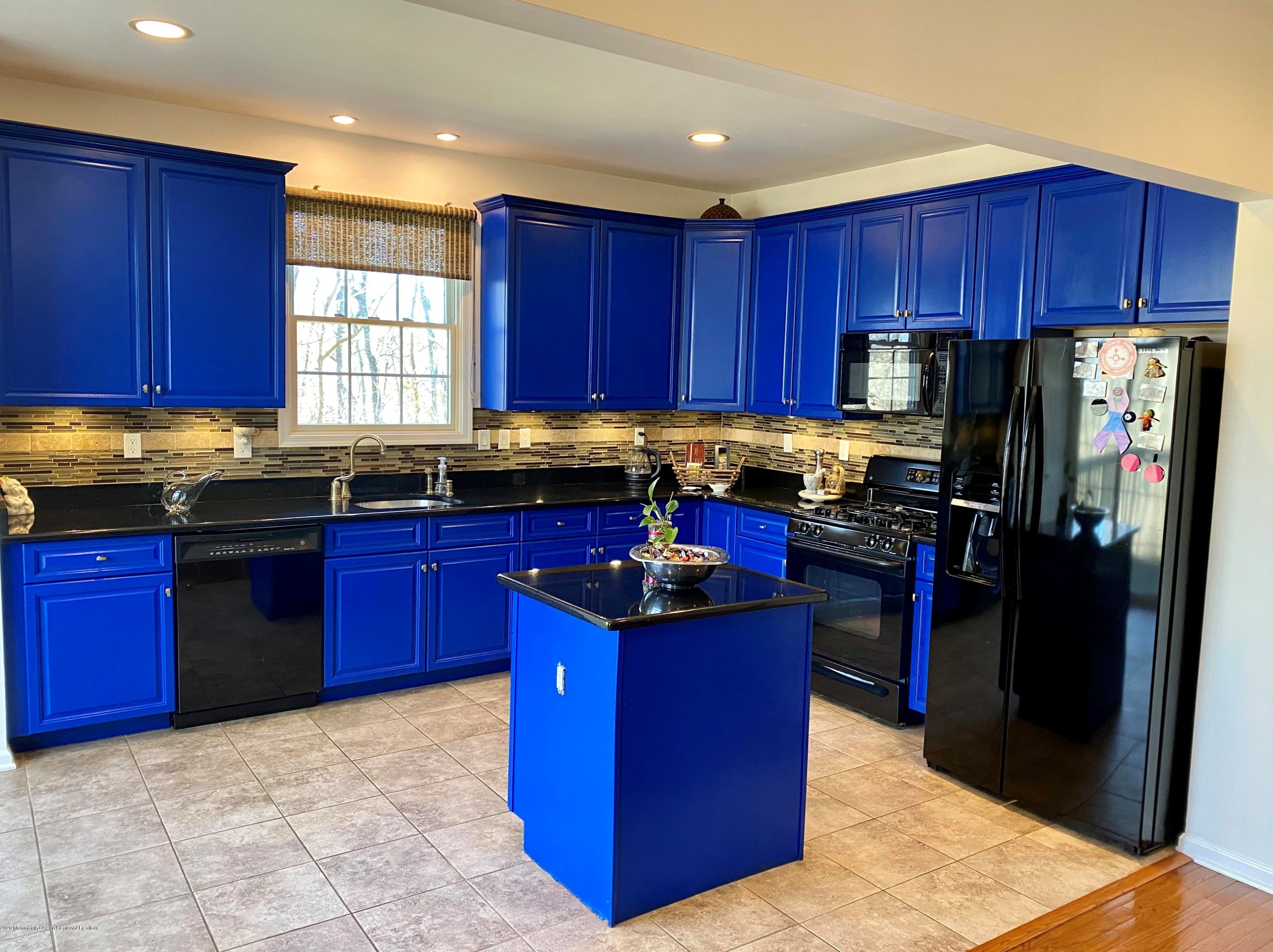 50 Smock Ct, Millstone Township, NJ 07726-7943