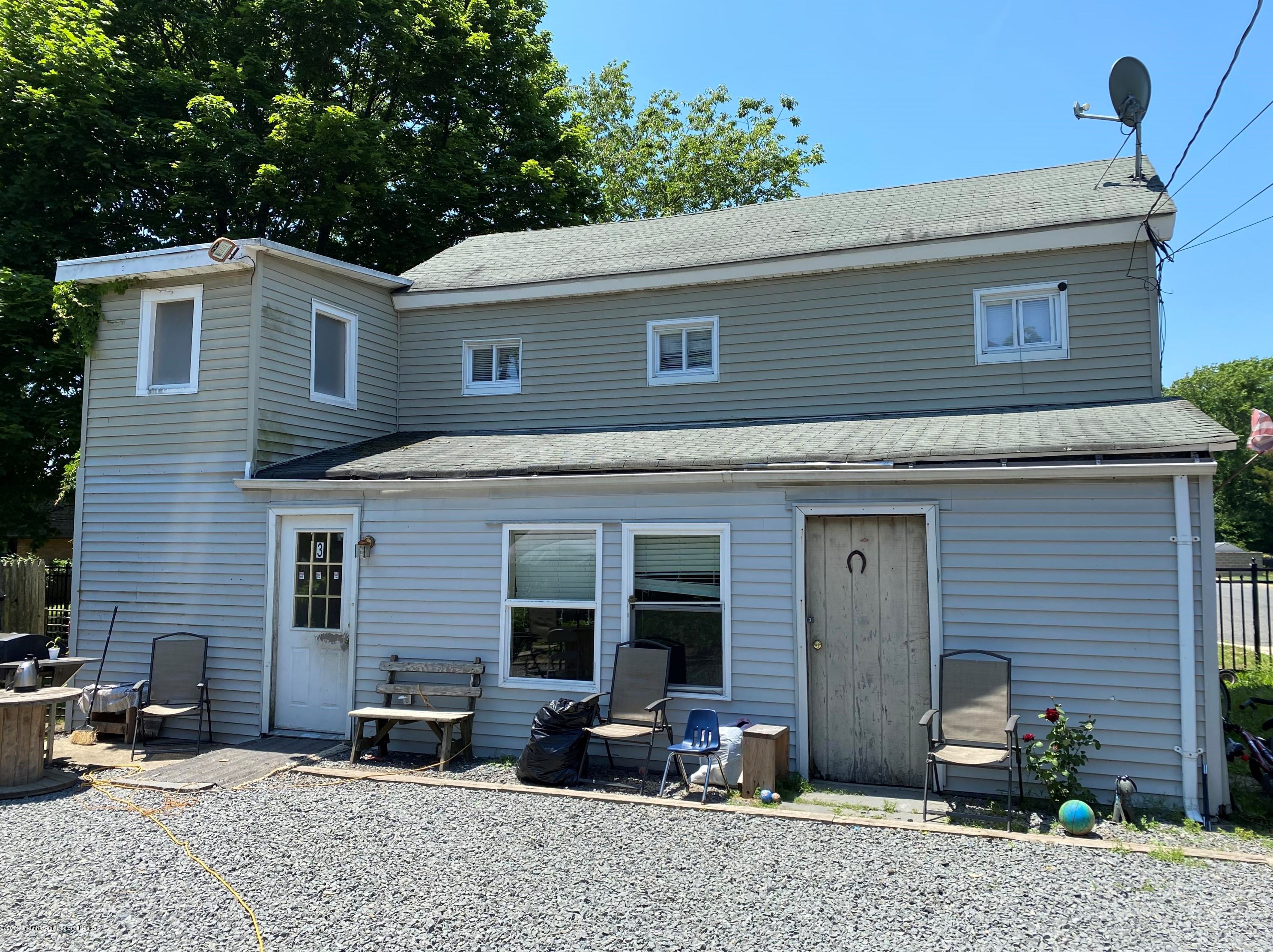 238 Overbrook Ave, Oakhurst, NJ 07755-1548