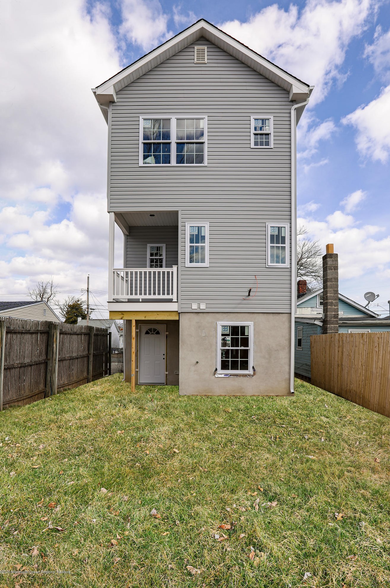 912 2nd St, Keyport, NJ 07735-2861