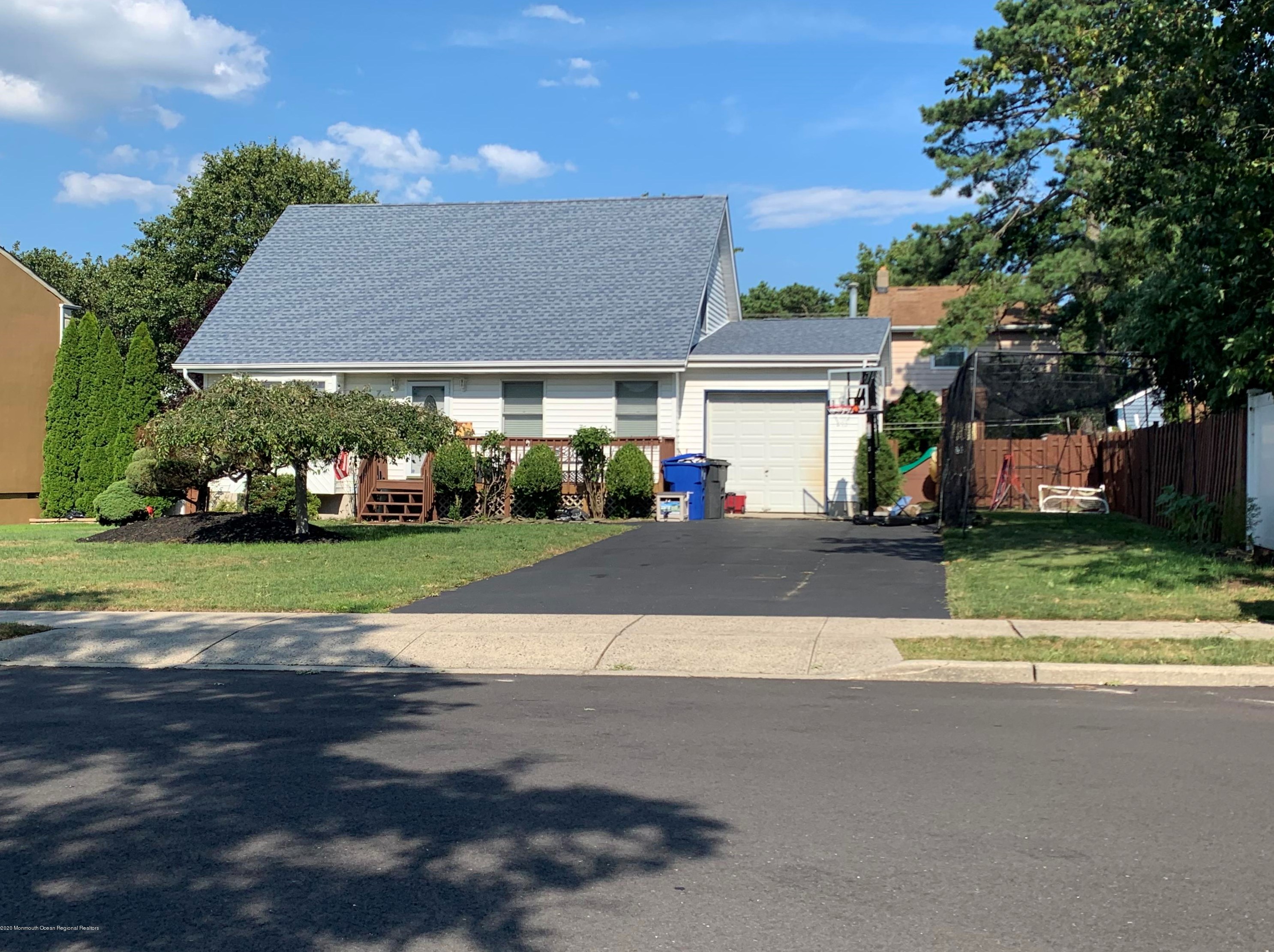 755 Nebraska Ave, Toms River, NJ 08753-8707